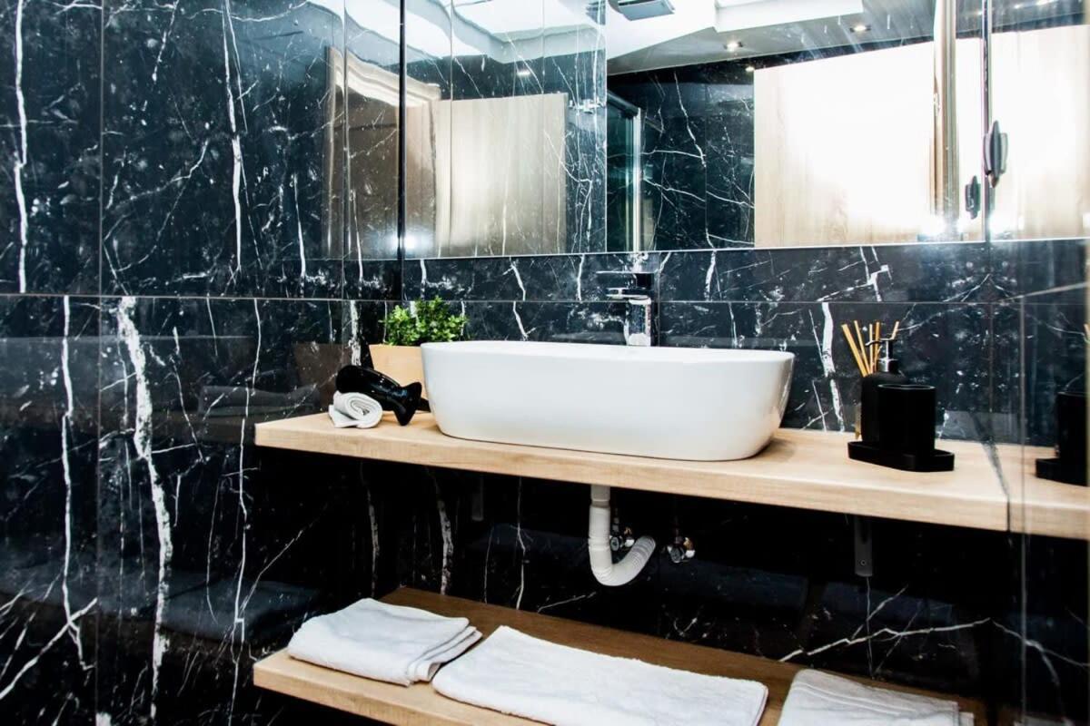 Contemporary And Chic Apartment In Central Αθήνα Εξωτερικό φωτογραφία